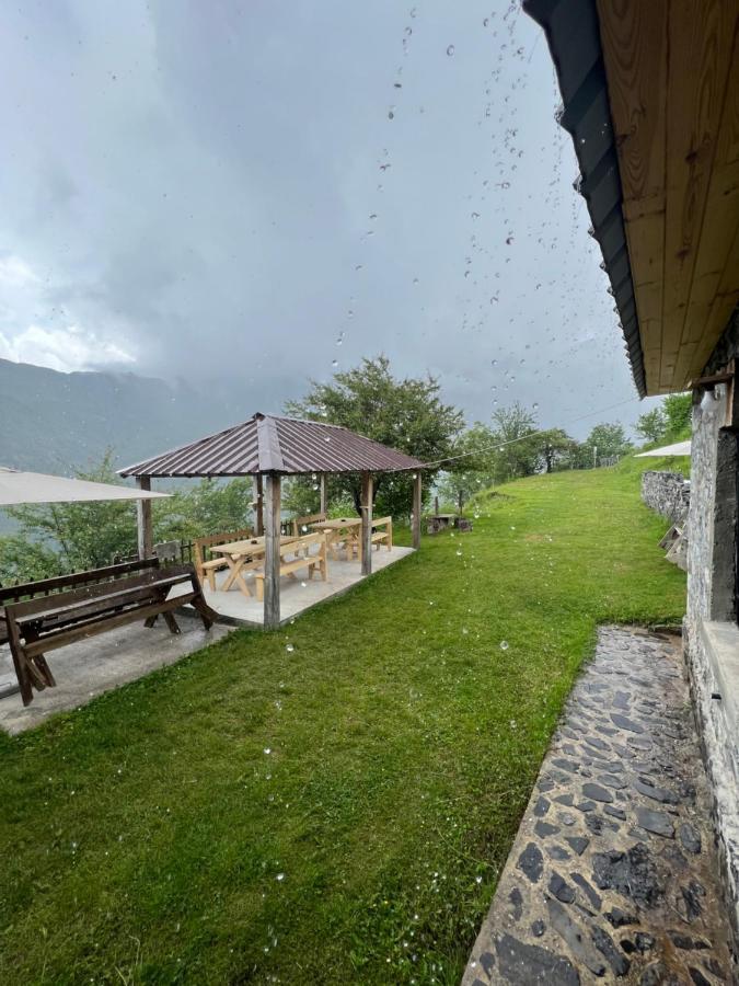 Guest House Gjelaj เธทธ์ ภายนอก รูปภาพ